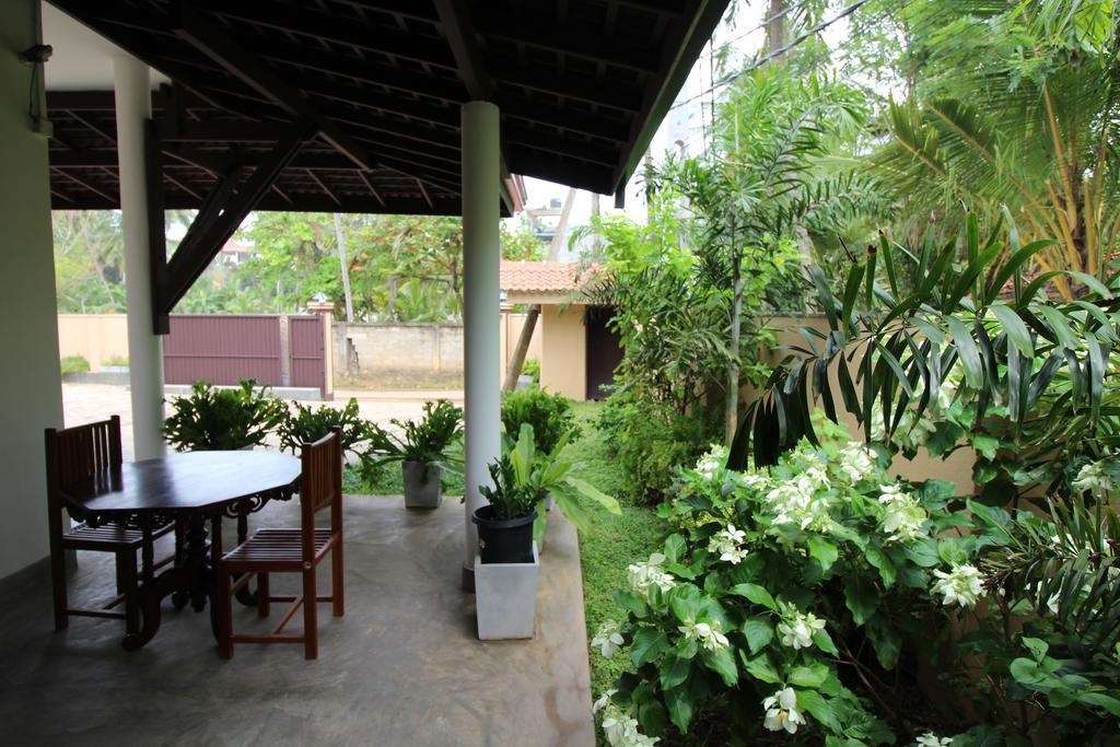 Santori Unawatuna Luaran gambar